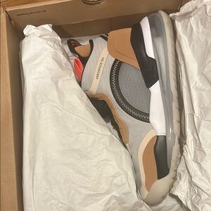 Jordan Aerospace 720 Air Max Sneaker Like New